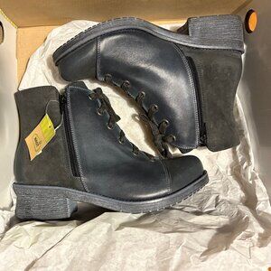 NWT Naot Groovy Leather Suede Oily Nite Vintage Ash Lace-Up Ankle Boot 8.5 / 39